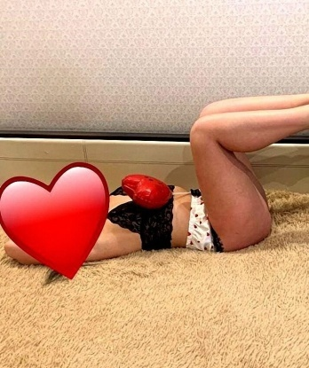 Я создана для того, чтобы принести вам небывалое наслаждение.
💋 Мои услуги объединяют в себе нежность и страсть, чтобы доставить вам истинное удовольствие. Мои опытные руки приятно массируют ваше тело, мои губы знают все секреты фантазий, мои глаза – воплощение страсти.
📷 В моем портфолио представлены фото, которые полностью подтверждают мою привлекательность и соблазнительность. Отзывы моих довольных клиентов – настоящее свидетельство моего профессионализма.
💫 В моей Москве вас ожидает комфортабельная атмосфера и дискретность. Позвольте себе расслабится и отдохнуть от повседневных проблем.
🌹 Если вы желаете испытать незабываемые эмоции, то я готова воплотить ваши мечты в реальность. Жду вас для нашей встречи. Элеонора